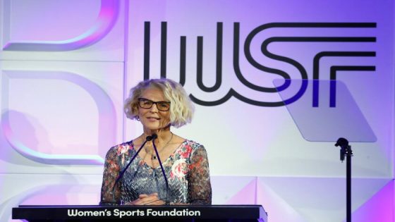 Meet the UCLA softball legend influencing U.S. women’s volleyball’s success – MASHAHER