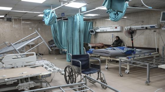 One of Gaza’s last functioning hospitals is emptying out as Israeli forces draw near – MASHAHER