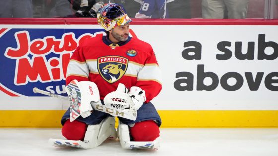 Roberto Luongo eats poutine out of Stanley Cup during special day in Quebec hometown – MASHAHER