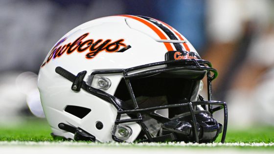 Oklahoma State football helmets to have QR codes for fans linking to NIL donation page – MASHAHER