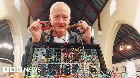 Snooker legend Steve Davis to play synth gig at cathedral – MASHAHER