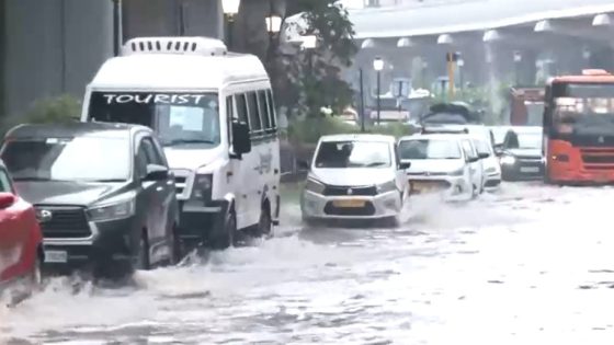 Video: Heavy rain lashes Delhi, roads waterlogged, vehicular movement affected – MASHAHER