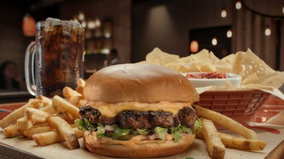 Chili’s take on the Big Mac is beating McDonald’s at its own game – MASHAHER