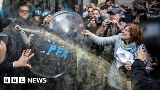 Argentina police pepper spray pension protesters – MASHAHER