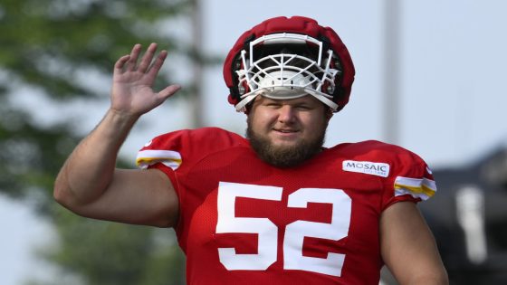 Chiefs sign Creed Humphrey to new deal that makes him NFL’s highest paid center – MASHAHER