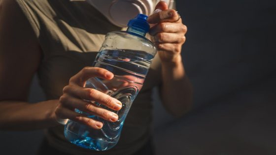 Scientists make concerning new link between plastic water bottles and substantial health risks – here’s what you need to know – MASHAHER