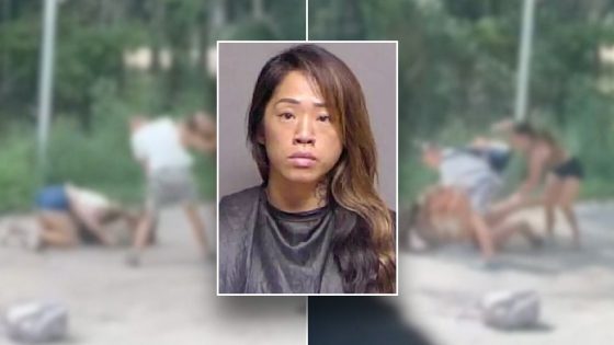 Florida high school mom arrested for allegedly joining daughter’s bus stop fistfight in video – MASHAHER