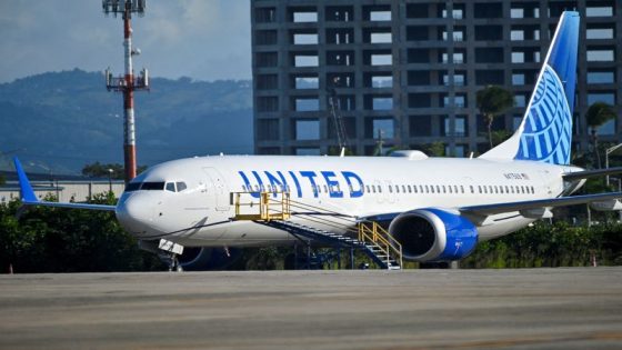 United Airlines flight attendants vote to authorize strike – MASHAHER