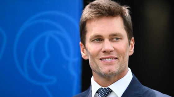 In explaining the balance he’ll strike when calling games, Tom Brady takes a “little” shot at Daniel Jones – MASHAHER