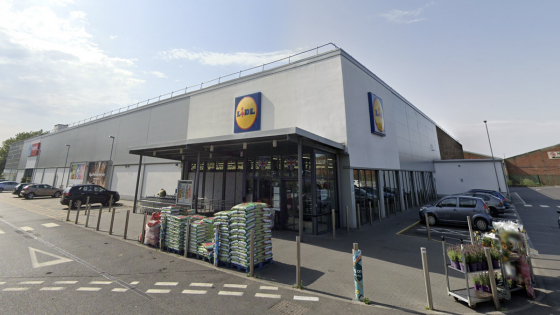 Lidl fight sees Bristol shop worker smashed in head by bottle and taken to hospital – MASHAHER