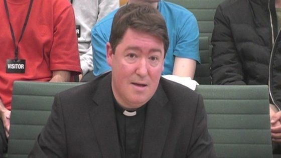 Whistleblower vicar who exposed church asylum seeker scams vows to stand as ‘anti-woke’ candidate for Oxford University chancellor – MASHAHER