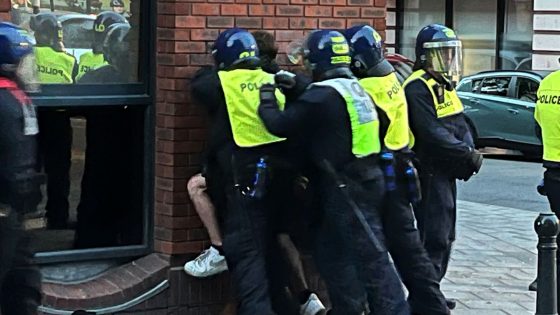 Bristol witnessed a ‘running battle’ as protesters clashed – with bottles and punches thrown | UK News – MASHAHER