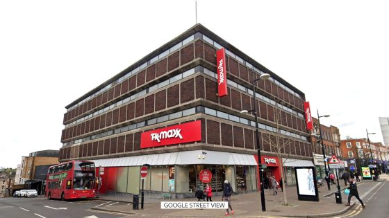 Bromley: Toddler taken from pram at TK Maxx as man arrested for kidnapping | UK News – MASHAHER