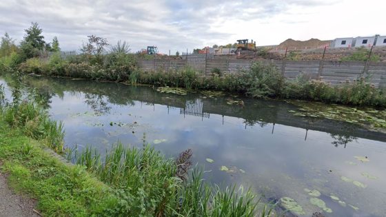 Walsall: Canal tested for deadly cyanide and other chemicals as major incident declared following spillage | UK News – MASHAHER