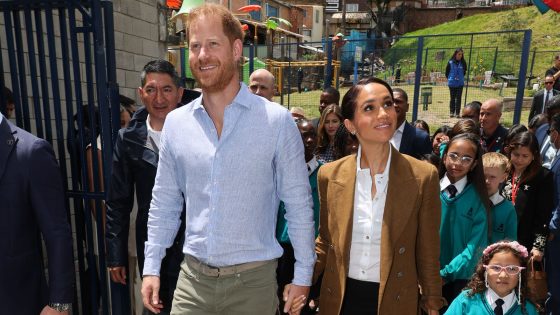 Prince Harry and Meghan speak Spanish as they visit schoolchildren in Colombia | UK News – MASHAHER