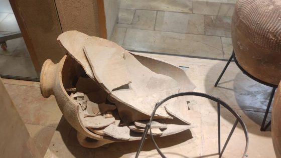 Rare Bronze Age jar smashed by five-year-old boy in museum in Israel | Offbeat News – MASHAHER