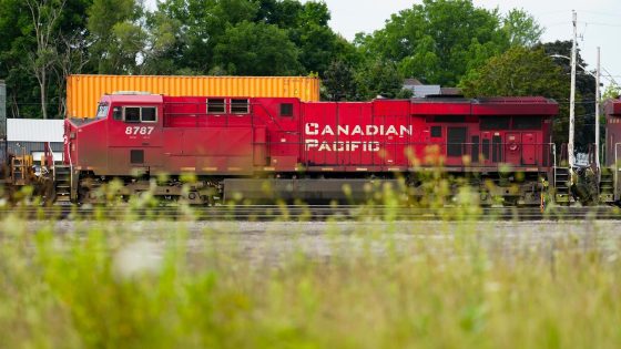 Canada’s 2 major freight railroads at a full stop; government officials scramble – MASHAHER