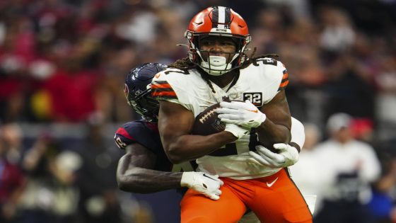 NFL news updates: Chiefs sign Kareem Hunt after Isiah Pacheco injury, Justin Fields preparing to start again for Steelers – MASHAHER