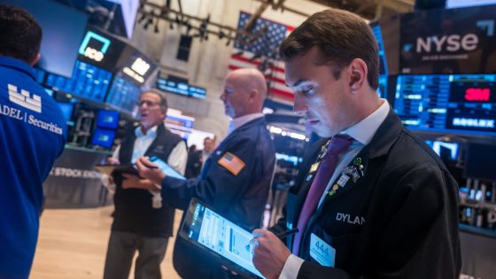 All the market-moving Wall Street chatter from Monday – MASHAHER