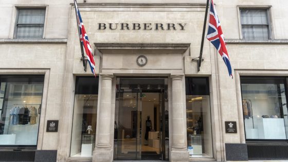 FTSE 100 drops struggling British luxury brand – MASHAHER