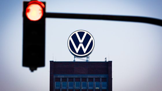 Volkswagen faces tense townhall as workers battle possible plant closures – MASHAHER