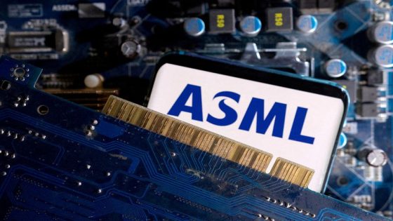 Russian firms bought spare parts for 25-year-old ASML machines, says newspaper Trouw – MASHAHER