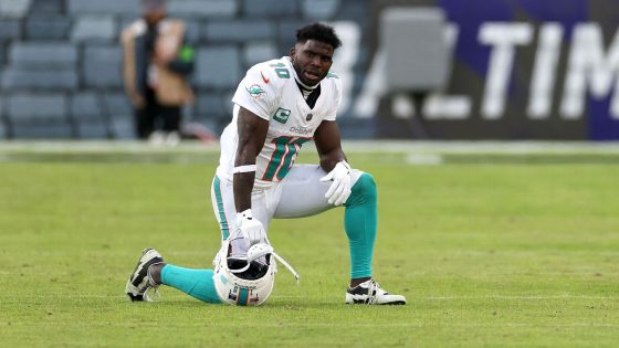 Dolphins’ Tyreek Hill detained for driving violation, will play – MASHAHER