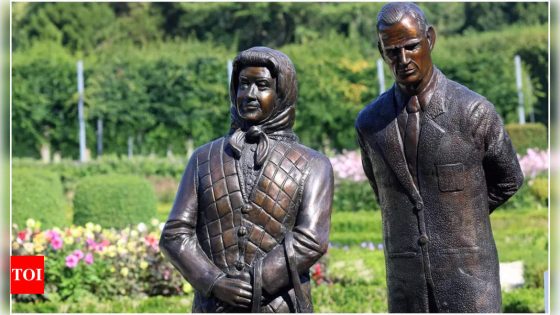 New sculpture of Queen Elizabeth II and Prince Philip divides netizens – MASHAHER