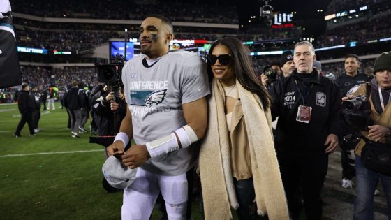 Eagles QB Jalen Hurts reveals engagement to college sweetheart – MASHAHER