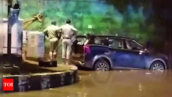 2 bankers in SUV get trapped in flooded Faridabad underpass, die | Gurgaon News – MASHAHER