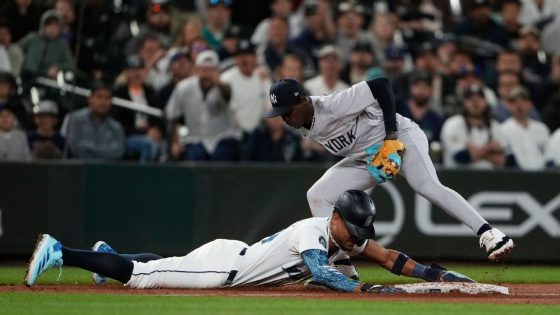 Mariners fall as flying bat, gaffe on bases kill rally vs. Yankees – MASHAHER