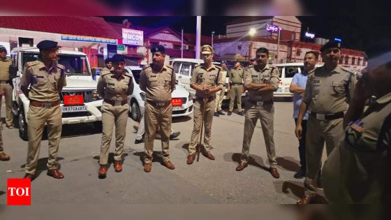 Clash erupts at Dehradun railway station over ‘interfaith couple’ from UP; over 100 booked | Dehradun News – MASHAHER