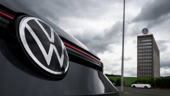 Volkswagen cuts 2024 outlook as car demand falters – MASHAHER