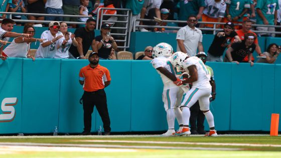 Tyreek Hill hits handcuff celebration after 80-yard touchdown following incident with police before Jaguars game – MASHAHER