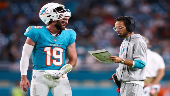 Mike McDaniel: Dolphins uncertain if Skylar Thompson, Tim Boyle or Tyler Huntley will start at QB vs. Titans – MASHAHER