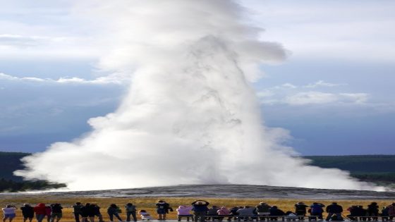 60-year-old woman receives third-degree burns while walking off-trail at Yellowstone – MASHAHER