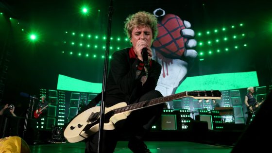 Green Day Enlivens Classic Albums at SoFi Stadium: Concert Review – MASHAHER