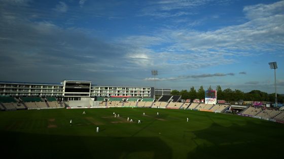 County Championship: Oversized bat costs Essex 12 points in title race – MASHAHER