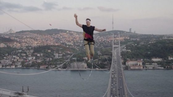 WATCH: Daredevil walks slackline from Europe to Asia – MASHAHER