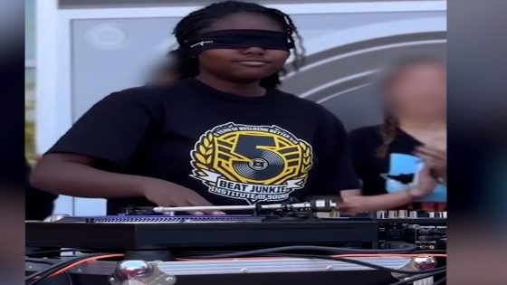 WATCH: Watch this talented young DJ wow an audience DJing blindfolded – MASHAHER