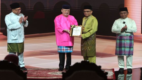 S’wak Mufti Kipli Yassin honoured with national Anugerah Perdana Maulidur Rasul – MASHAHER