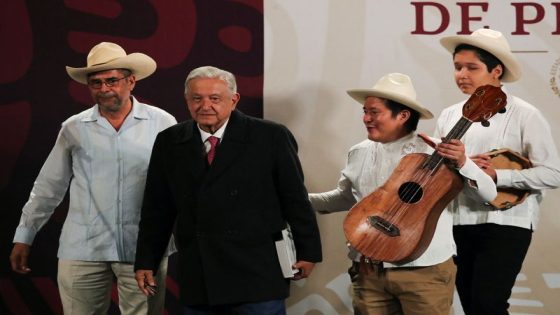 Mexico’s Lopez Obrador raffles his watch in colorful final press conference – MASHAHER