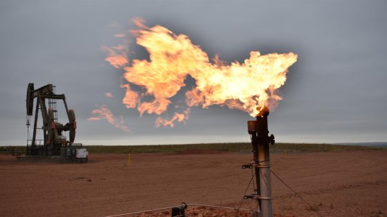 Federal judge temporarily blocks Biden administration rule to limit flaring of gas at oil wells – MASHAHER