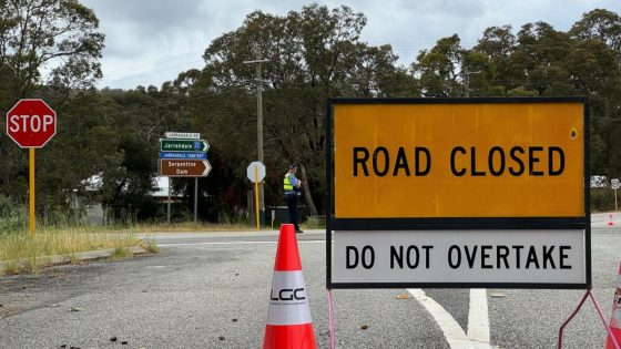 Jarrahdale crash: Driver of car dies after serious crash with truck, South Western Highway shut – MASHAHER