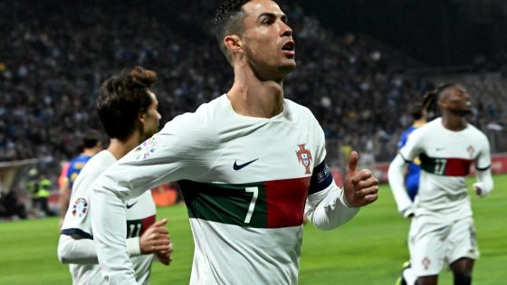 Cristiano Ronaldo becomes first player to score 900 career goals – MASHAHER