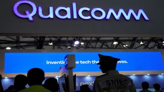 Exclusive-Qualcomm has explored acquiring pieces of Intel chip design business, sources say – MASHAHER