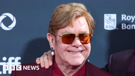 Elton John makes first appearance since revealing limited vision – MASHAHER