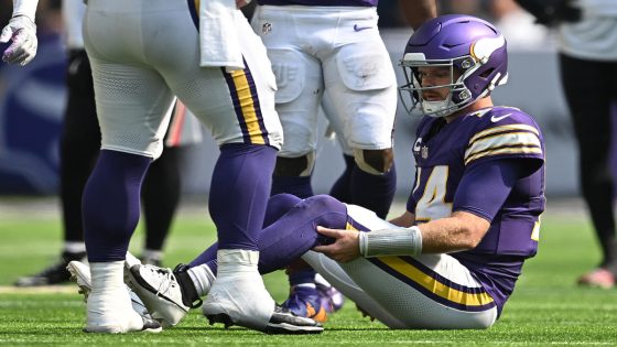 Vikings QB Sam Darnold reportedly has no structural damage in knee, won’t miss any time – MASHAHER