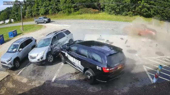 Watch A Speeding Deputy’s Cruiser Take Out Several Cars – MASHAHER