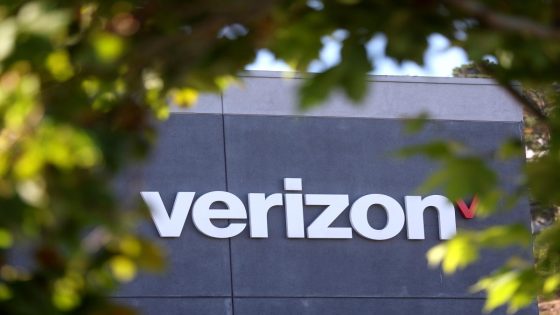 Verizon service restored to more customers after more than 100K outages reported Monday – MASHAHER